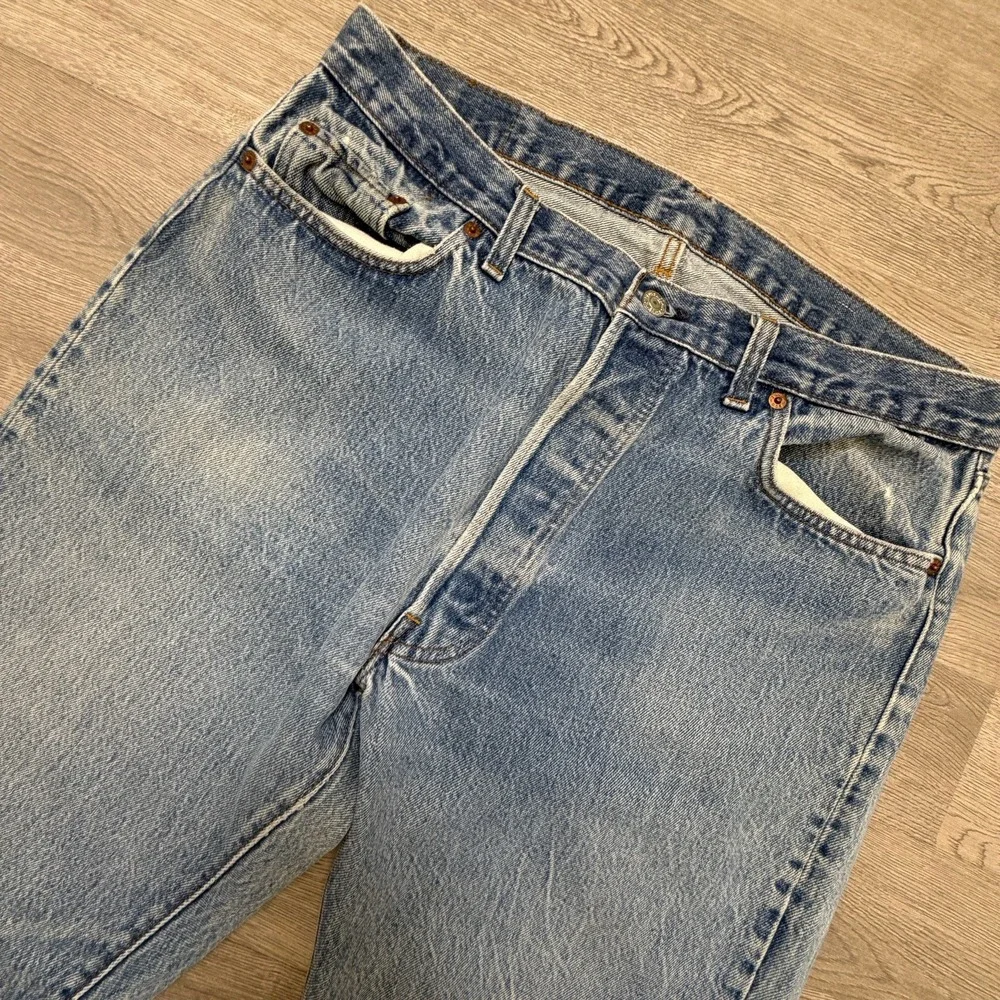 Vintage 1983 Levi's 501 Jeans Mens 35x32 Faded Blue USA Button Fly Denim